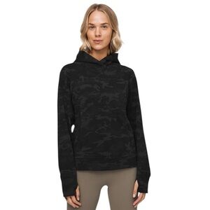 Lululemon Women’s Scuba Pullover in Incognito Camo Multi Grey Size 6